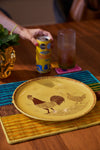 En Menos que Canta un Gallo Dinner Plate
